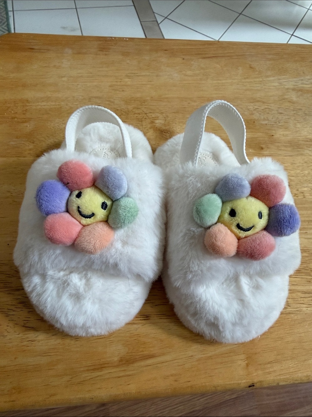 Cat & Jack White Plush Kids Slippers with Colorful Flower Faces